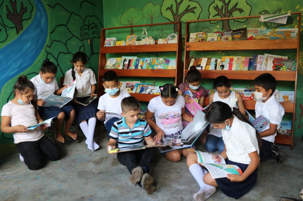 The John B. McGrath Library in Honduras GlobalGiving
