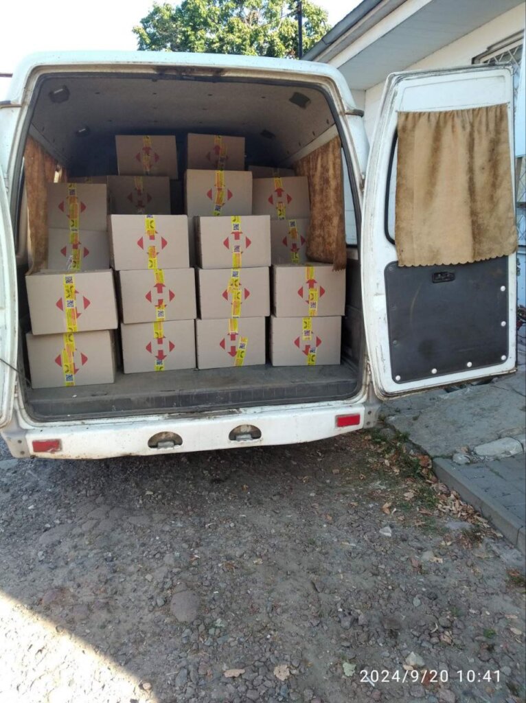 Food parcels for single elderly people in Ukraine