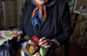 Food parcels for single elderly people in Ukraine