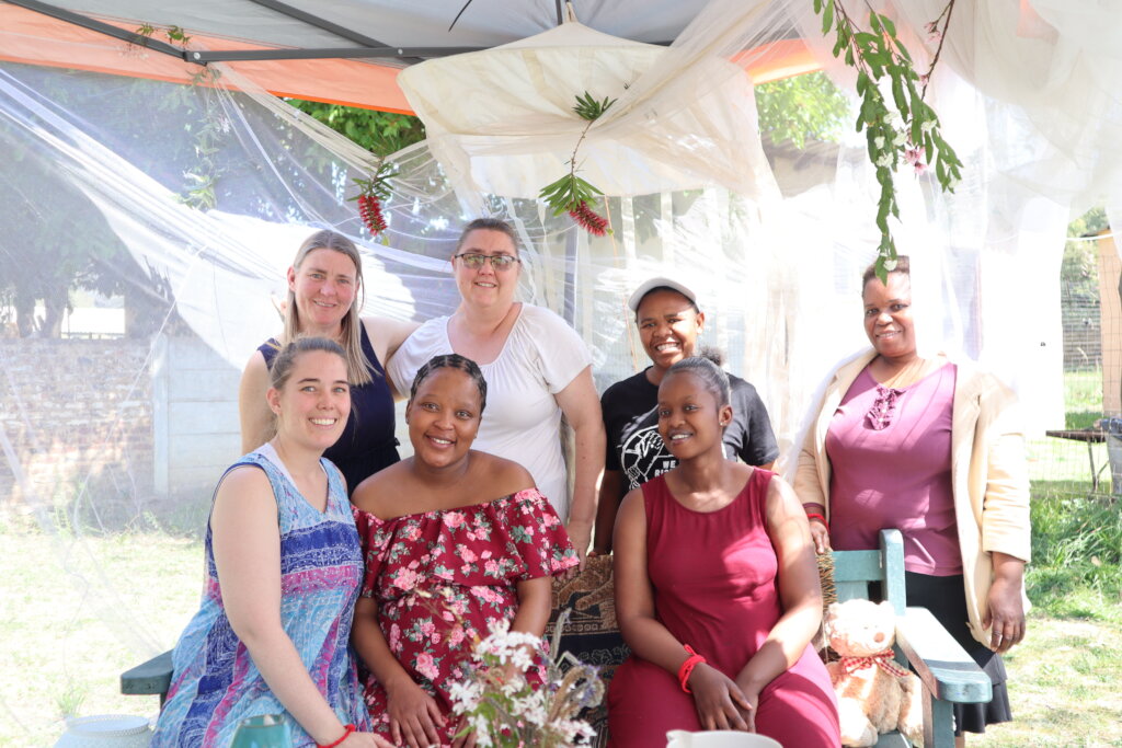 Give Hope to 5 Abandoned Mothers in Crisis!