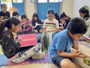 Campers reading between classes