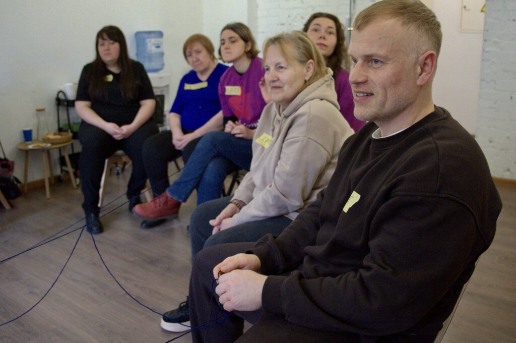 Help people with dementia in Ukraine