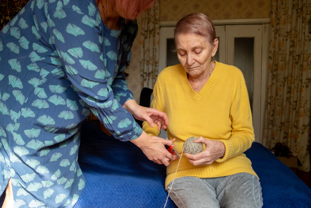 Help people with dementia in Ukraine