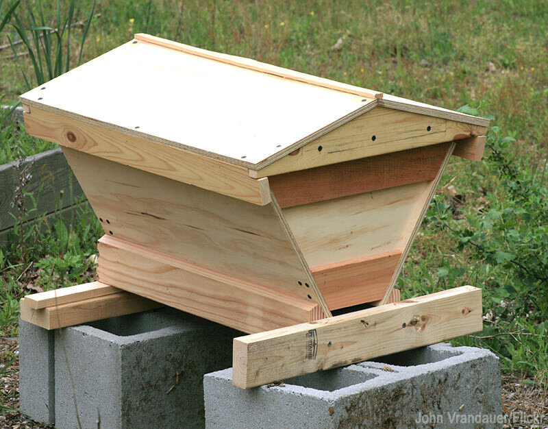 Help 65 poor women to start Beekeeping in Uganda