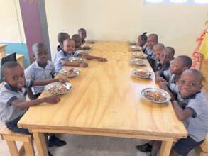 Boys eating lunch