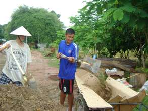 Orphan working in constrction