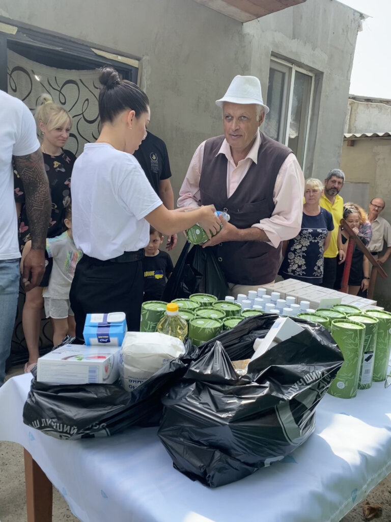Provide 250 IDP families with food packages!