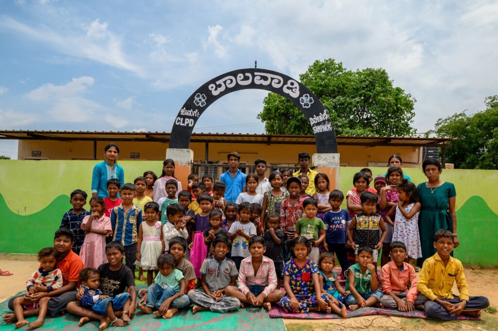 24 Libraries for 2000 Migrant Children in India