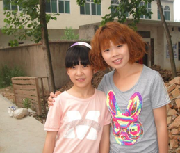 XueYan (left)