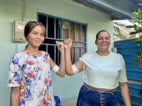 Mother & daughter, Puerto Pinzon 3/30/2023