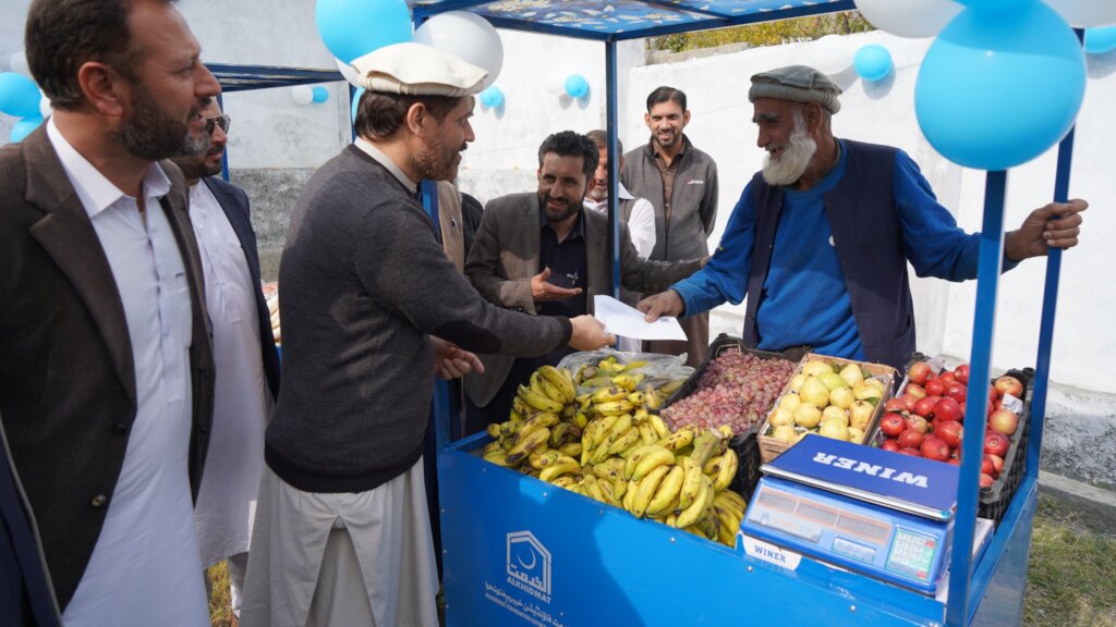 Donate 500 Fruit Carts in Pakistan