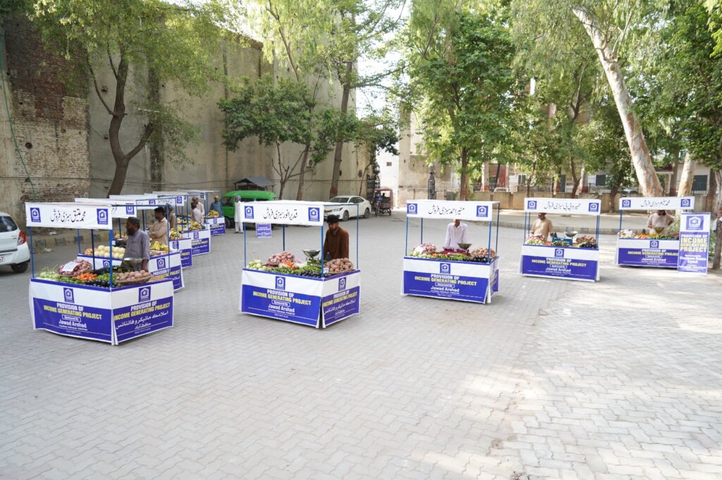 Donate 500 Fruit Carts in Pakistan