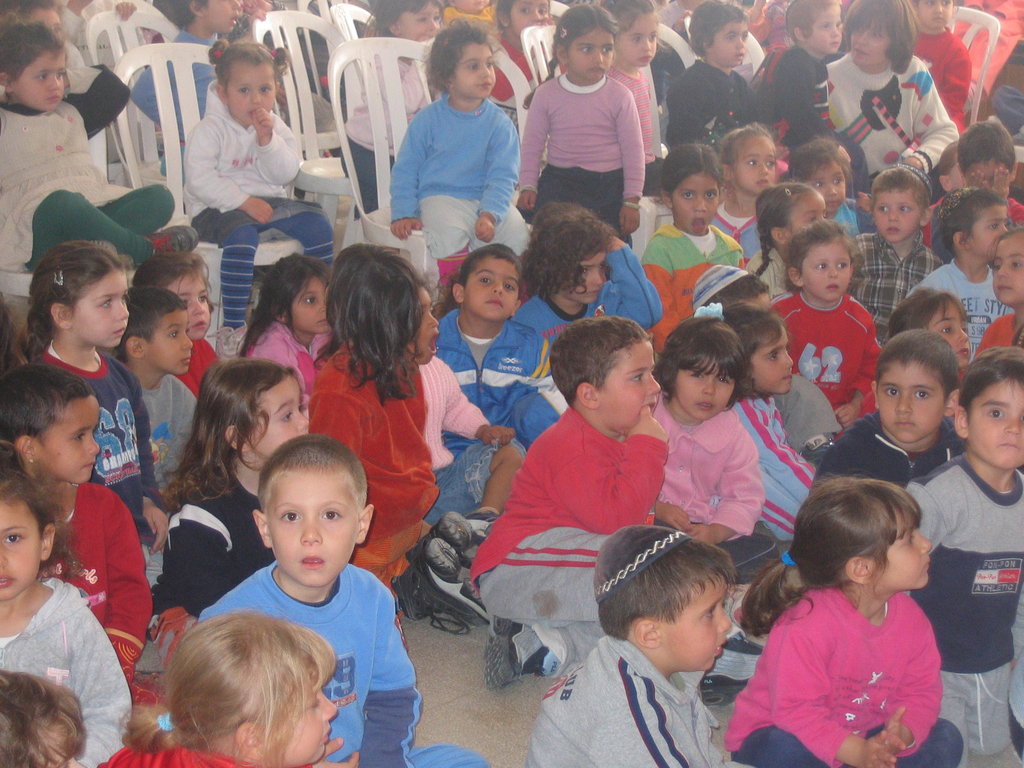Help 570 Children Eat, Learn, and Live in Israel