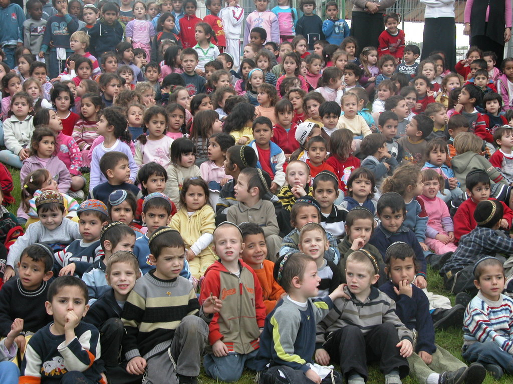 Help 570 Children Eat, Learn, and Live in Israel