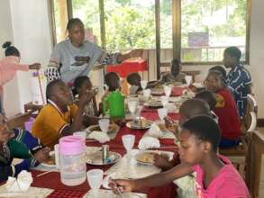 providing nutricious meals to hungry children