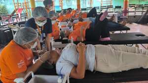 Eyebrow Threading Classes for the Moms