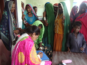 AHD para medical staff busy to checkup patients