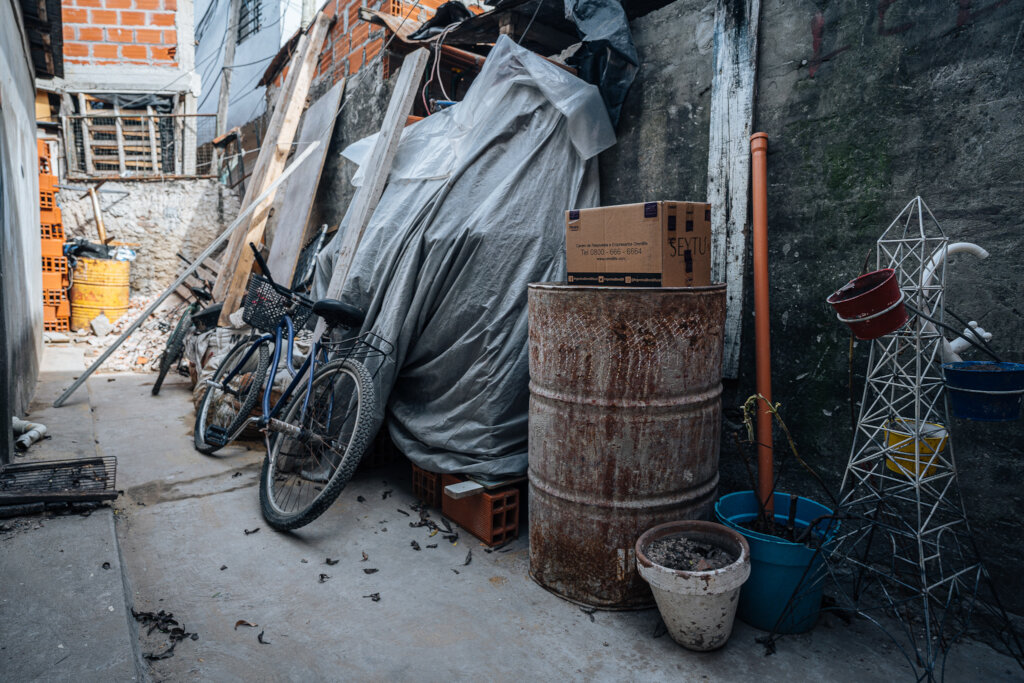 Help vulnerable families to build dignified homes