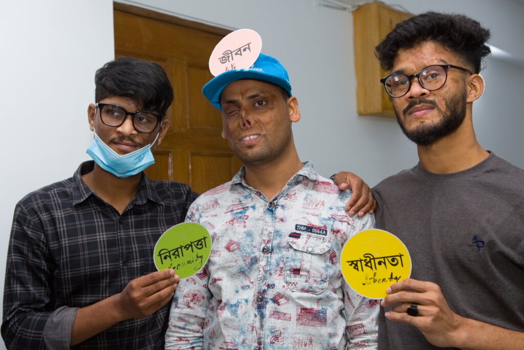 Ambulance support for 3873 Acid Survivors