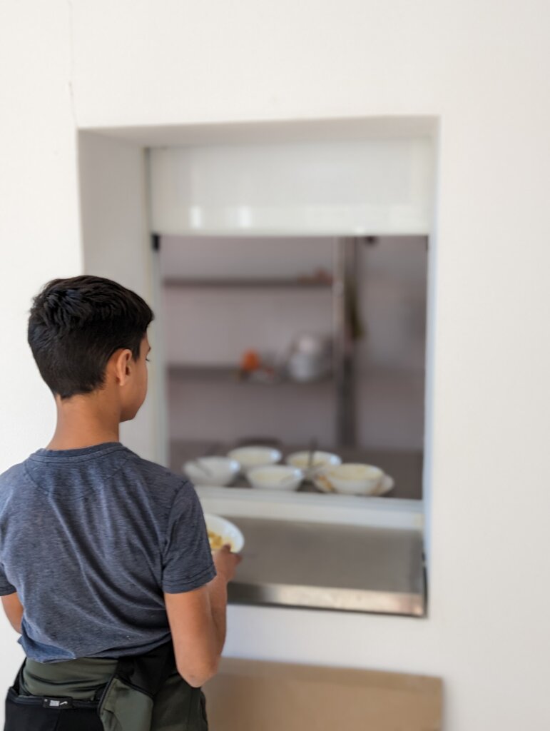 returning dirty plates