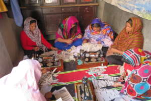 Women are learning stitching