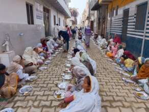 Lunch for 400 abandoned community mothers