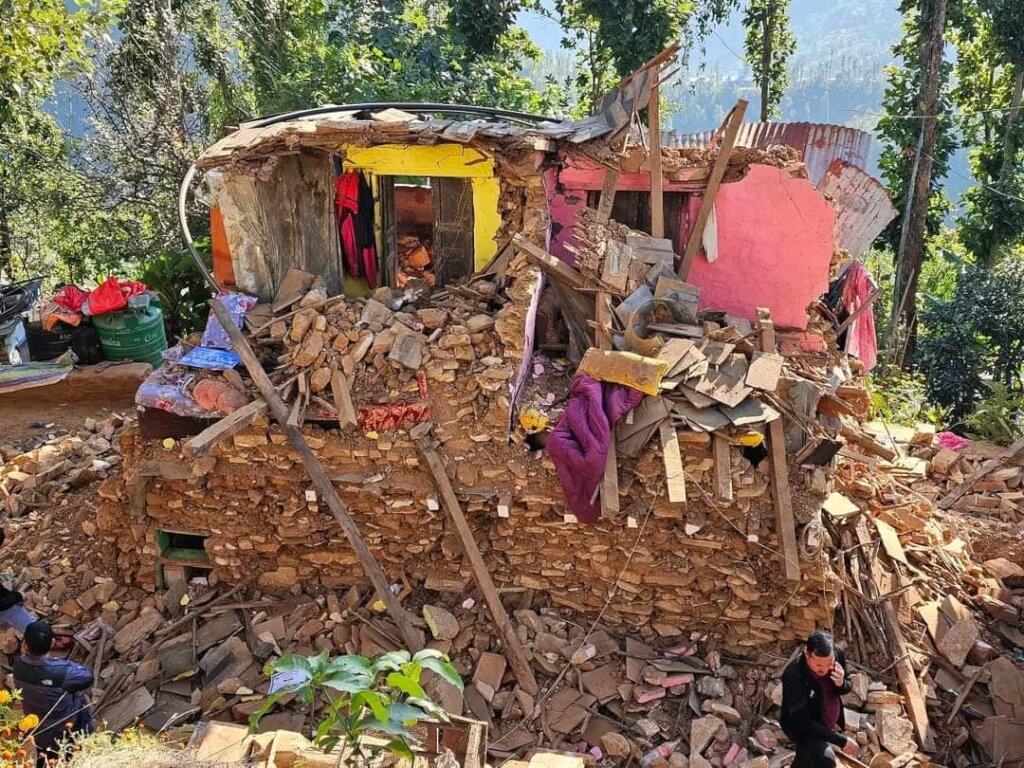 earthquake damage houses