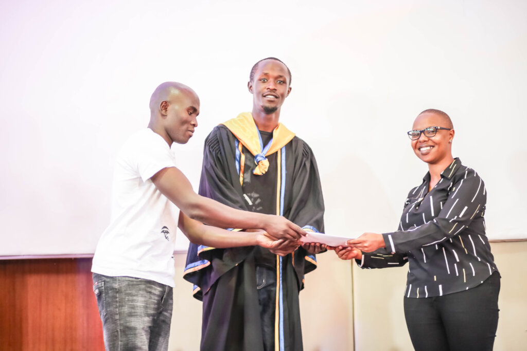 Top Graduates, Top Tools: 4000 USD Together
