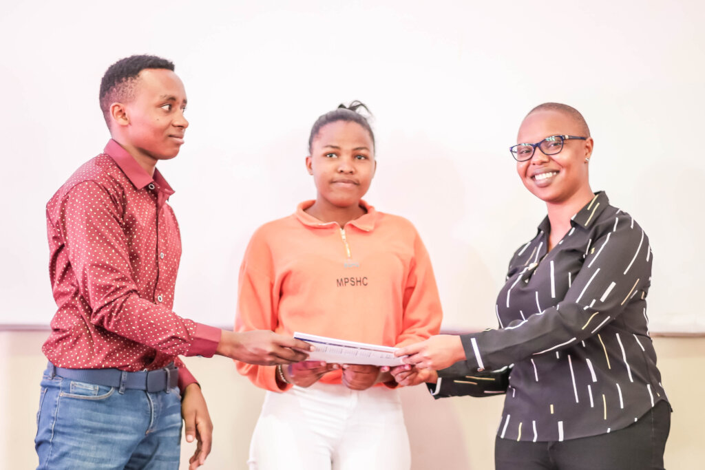 Top Graduates, Top Tools: 4000 USD Together