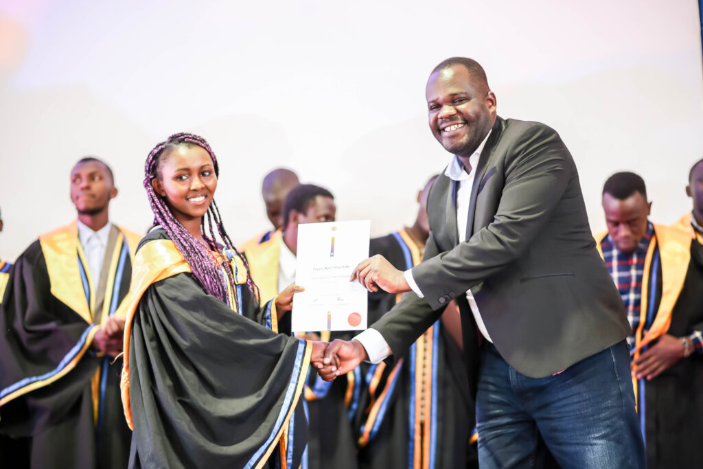Top Graduates, Top Tools: 4000 USD Together