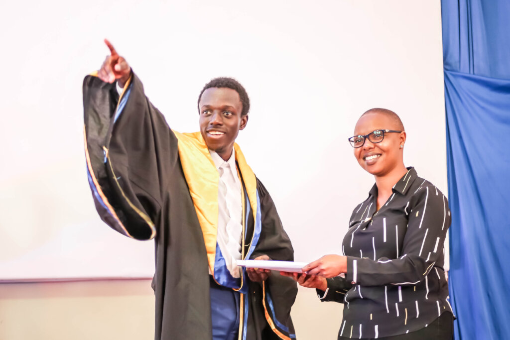Top Graduates, Top Tools: 4000 USD Together