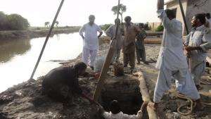 Drilling new wells for fresh water in Tando