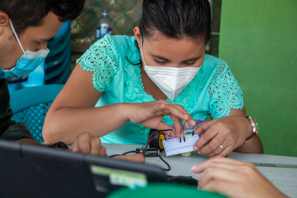Hands-on STEM program for youth in rural Honduras