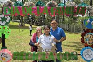Amun Shea students with her family