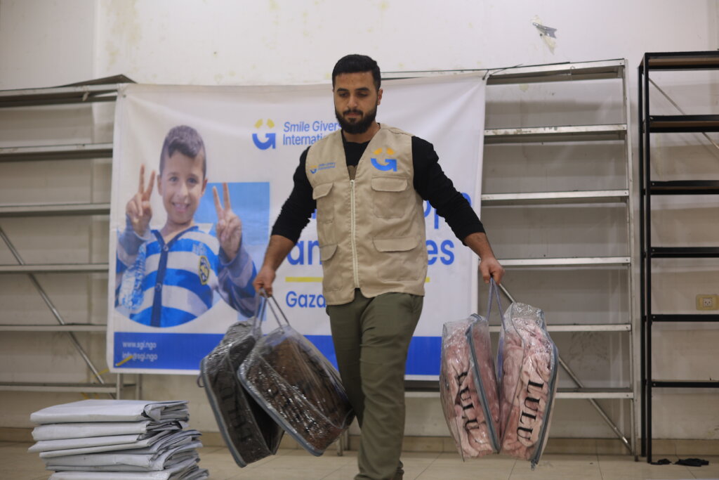 Keep the Syrian and Palestinian Children Warm