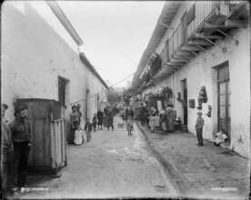 "Un conventillo". H. G. Olds / CIFHA Foundation.