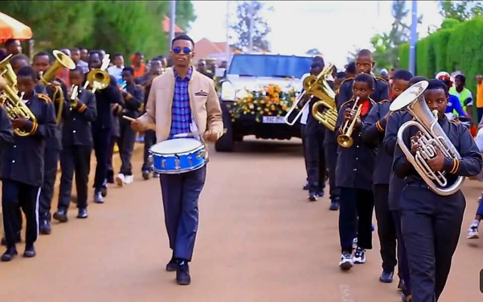 Help our senior children become music teachers