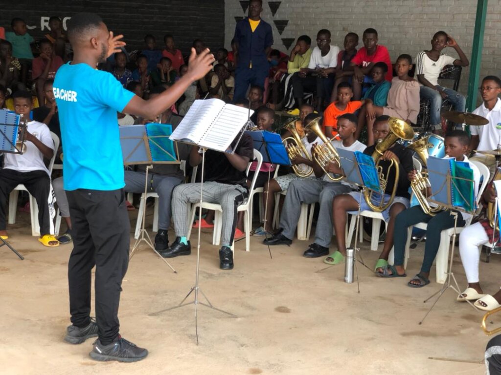 Help our senior children become music teachers