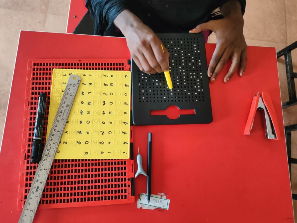 Stationery kit for visually challenged students