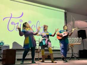The art and music festival "Risas y Abrazos"