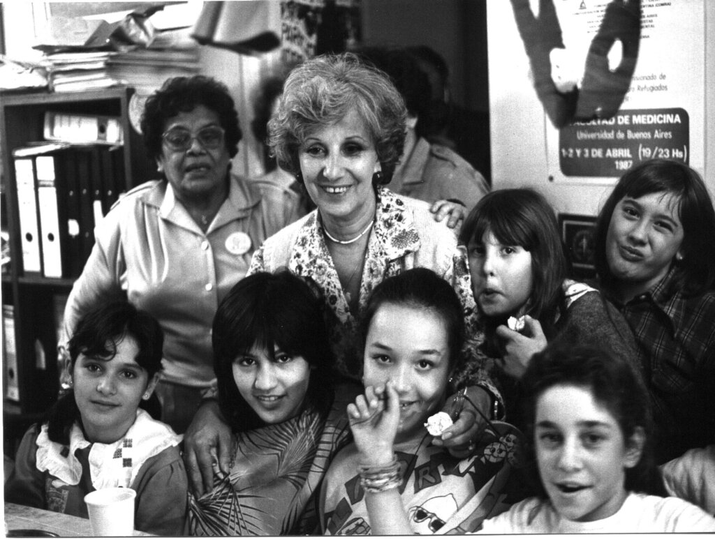 Help Abuelas de Plaza de Mayo in their search