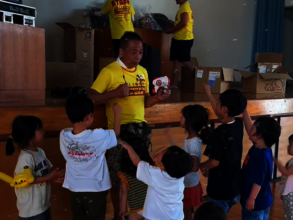 Mr.Kato and  children enjoying bubbles