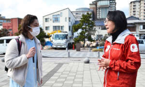 Interview with Mr. Yamafuji (left) = Nanao City