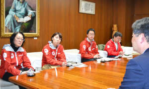 Discussion with Mayor of Nanao