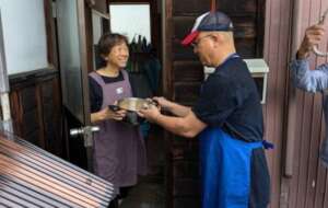 AAR Ohara delivers breakfast on September 22