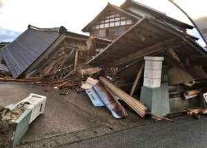 Collapsed house in Suzu City.