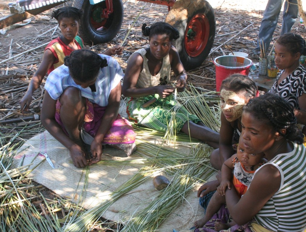 Construct Community Outreach Center, SW Madagascar