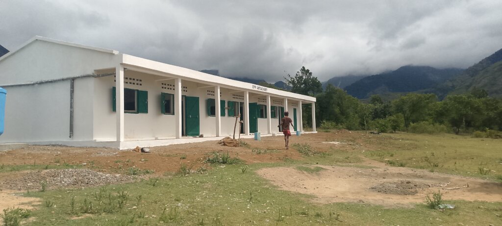 The completed Antahovary School