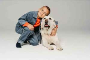 Children with cancer with Blues, a Therapy Dog