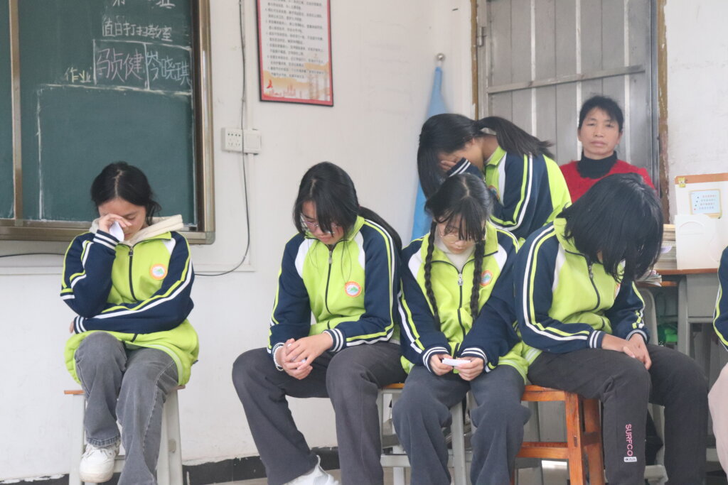 Psychodrama courses to 50 left-behind teens